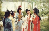 红楼梦：有一个从未出场的人物，决定了四大家族命运走向