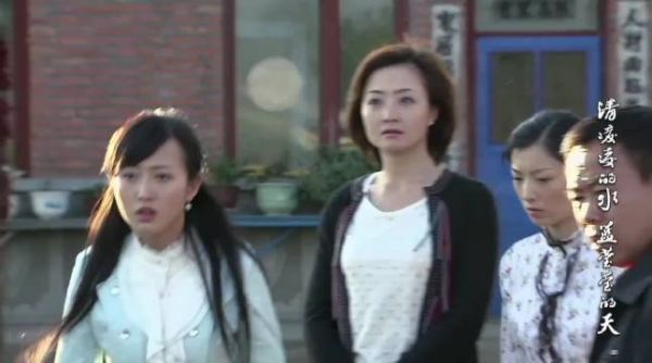 小丰来村里帮忙,所有人都集合啦