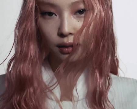 Jennie发布了新歌预告，新曲即将在10月11日上线