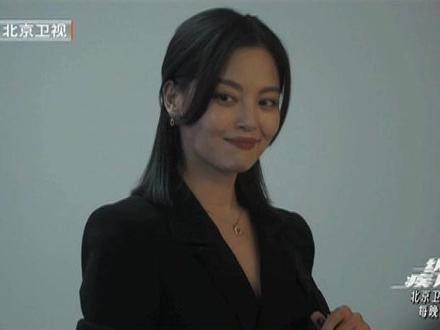 作为沃顿的美女总裁，卢笛一登场便震撼了整个灰鲸团队…