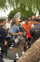 国庆日穿和服与木屐两起事件，与司马南在日本着和服，别双标：谁更具争议性？