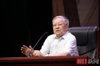 极目新闻记者专访新中国第一位文学博士莫砺锋教授：“做自己热爱的行当，才能发挥最大的价值”