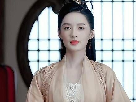 范闲一到江南就取下了戒指,他心中牵挂的人太多,远不及婉儿对他的深情