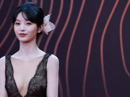 小蛮腰一掐,摇摇晃晃