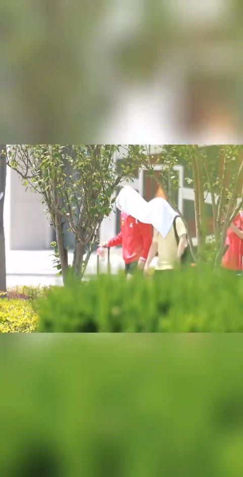 这个肚子?这是王楚钦跟谁?运动员 王楚钦