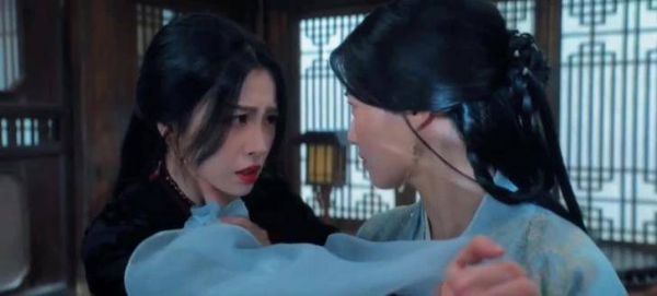 上官浅云为衫 “魑阶刺客本来就是棋子,能帮到我,是你的福气” 云之羽