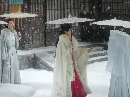 鲜衣怒马少年郎 温婉碧玉俏佳人 我们 来年见!