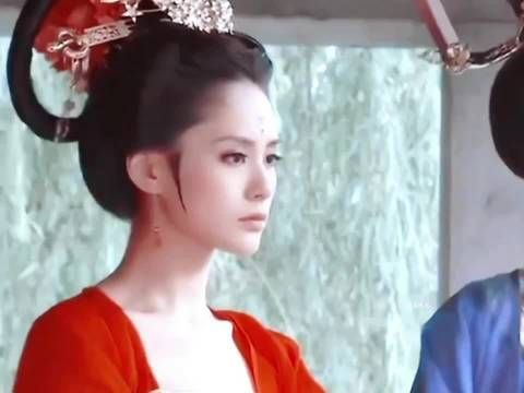 明明是浓颜,却自带清冷感 国产剧已经很久没有这样睿智且理性的大女主角色了