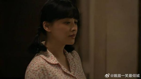 在安杰的压迫下,德福还是屈服了,乖乖跑去洗漱!