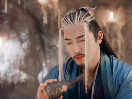 只有海外仙山的莫衣前辈还唤他小百里?