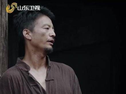 一个大男人为何当场脱衣,事关自身的名誉?