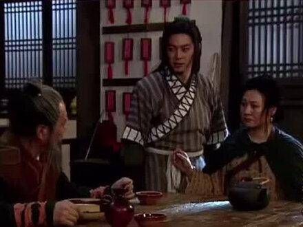 掌柜的被点后的表情真是萌翻了 哈哈,大家还记得公孙乌龙的经典台词吗!