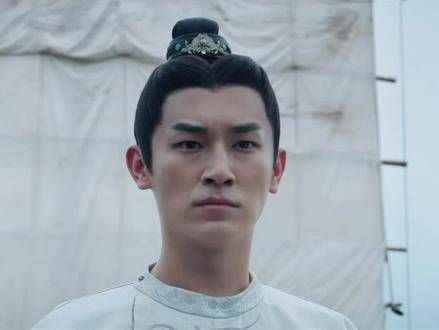 “我是新任寒州云鼎县尉,卢凌风”