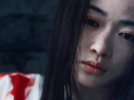 夹缝中绽放的野花,只要给予一丝希望,便能奋力逆袭,逆风飞翔