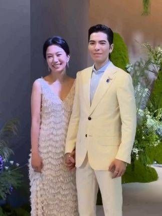 两人相差14岁,经历长达16年的秘恋,终于在今天喜结连理…