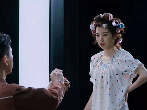 财富背后的真相:《佳片奇遇季》揭示金钱至上