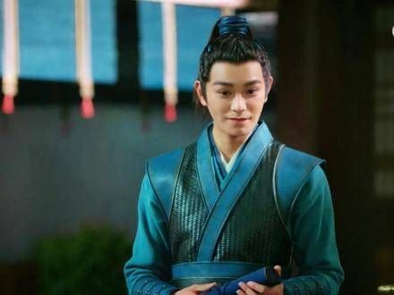 在平行时空的大理寺里,邱庆之成为了军中的将军,迎接了他的小郎君