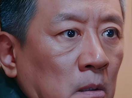 师父替汪新挡下的那刀,若非师父第一时间挺身而出,那刀定会落在汪新身上