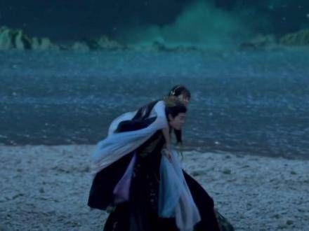 月尊终于如愿以偿,背起了自己的爱人 在员外时期就一直渴望着这一天