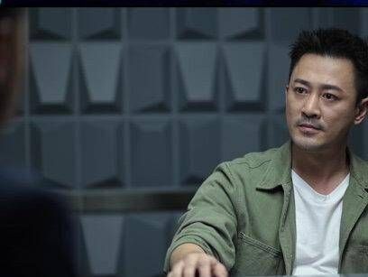 林峰年轻时可是TVB的颜值担当,如今更是愈发有魅力了