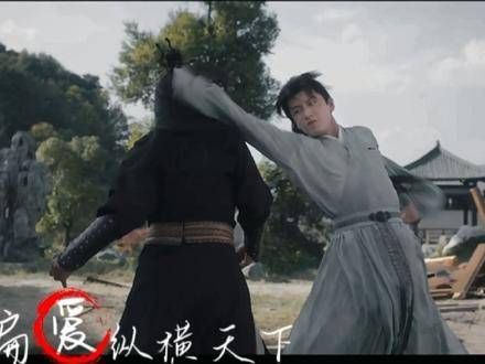 李相夷与单孤刀的最终对决,使用师傅传授的首套剑法逍遥独步剑来清理门户
