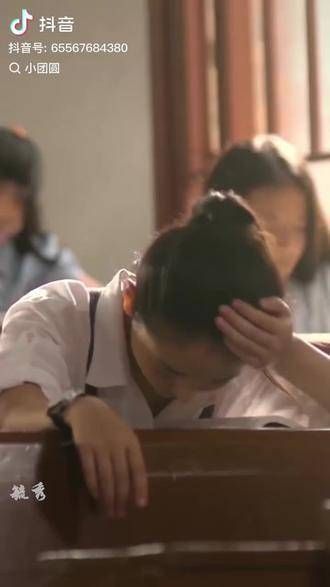 最让人惋惜的是他们没能演到结局,那时的罗云熙和吴倩眼中闪烁着星光