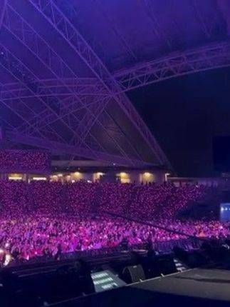 发文：Day2 Singapore  你们听得开心，我也唱得开心…
