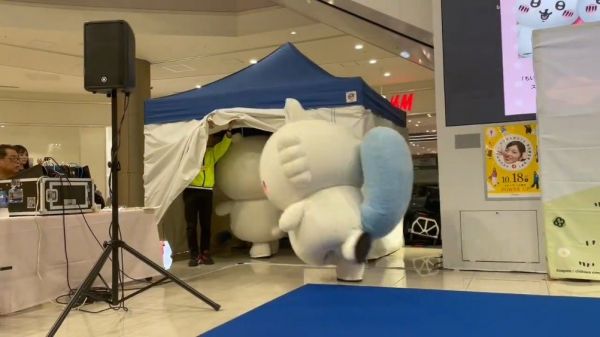 退场时摔倒了,但这一摔还挺好哈哈, (x:mimiq__saku)