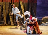 话剧《司卡班的诡计》：带着复古情调的纯粹喜剧