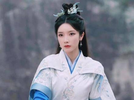小说中走出的女主角,既美丽又飒爽