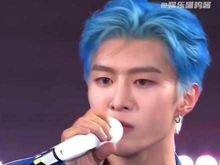 范丞丞从爱哭的小男孩成长为大明星,如今他已成为独一无二的存在!