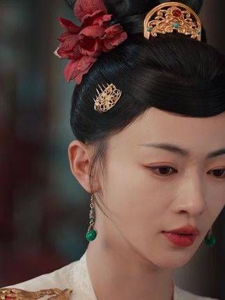 心狠的话语成了两人的心结,回溯往昔仅余心痛!