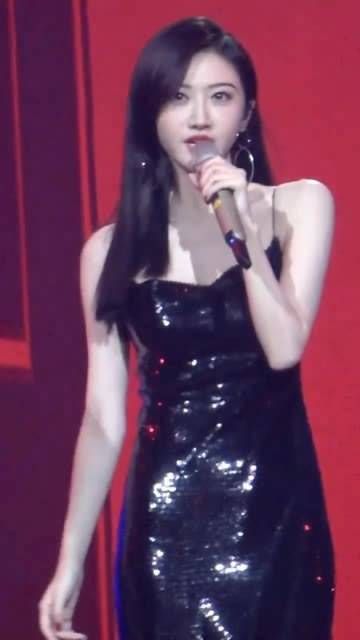 景甜真是跳舞出身的典范,随便动一动都那么迷人