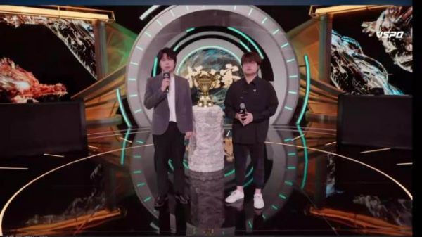 重庆狼队 vs 西安WE