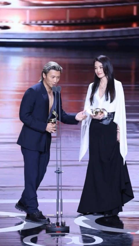 无美颜滤镜直拍,这是俊男靓女的天花板了吧!