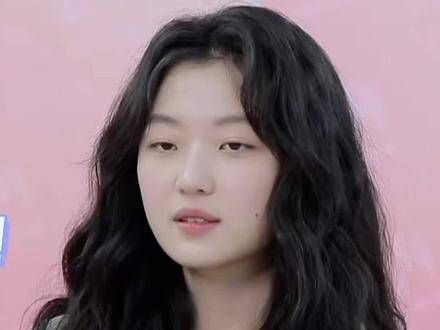 樱花树下站谁都美,我的爱给谁都热烈,不是你好是我好