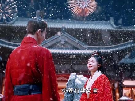 “爱人在侧,朋友相伴”,真是幸福美好的场景啊!