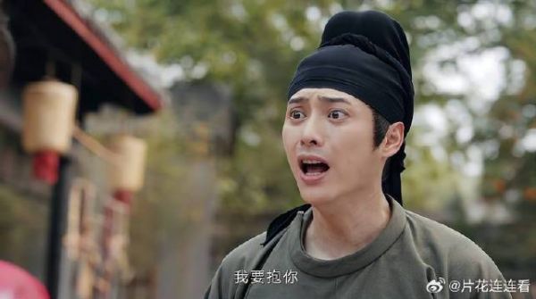 县令以为姑娘是妻子,动手动脚,竟被手下撞见尴尬了