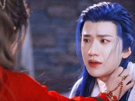 姐弟相见交谈不过几句,妙水与教王一同坠崖,竟无一人收殓她的遗骨