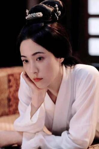 她是年度的实力派演员曾黎