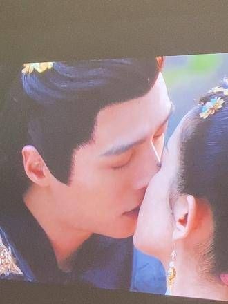 这孩子真是有福气,亲得太舒服了 漠风吟 哈妮克孜 这也太好看了