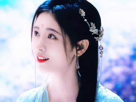 把《壁上观》唱完了,新歌《壁上观》的动听旋律与甜美的嗓音让人沉醉