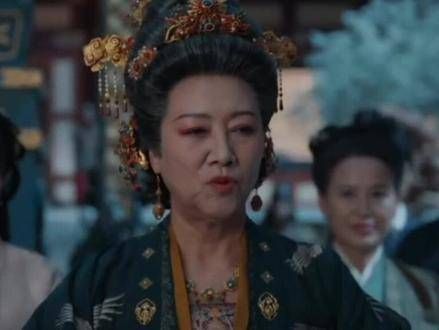 花家男丁归来,花芷告知了顾晏惜,却未通知沈淇,沈淇满脸疑惑,真是逗趣