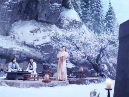 女主为了拯救男三,牺牲在了男二的怀抱中,与男四一同安葬…