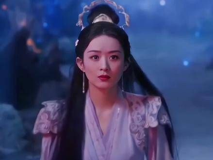 原著里沈璃未曾目睹过真正的凤来,然而在剧中二人第二次相遇时…