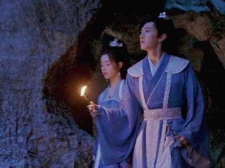 玄霄与天河相见,一个主动聊天,另一个却沉默不语,这段越看越觉得好笑