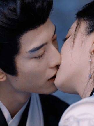 “他的每一次靠近,都是他有意识地陷入更深”