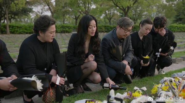 老乌悲伤过度走了,哪料索菲亚罗兰转危为安,白死了啊