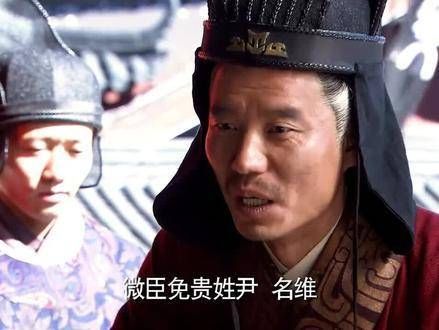在《龙门镖局》中,有这样一个令人捧腹的场景,丫鬟是如何强忍笑意的呢?