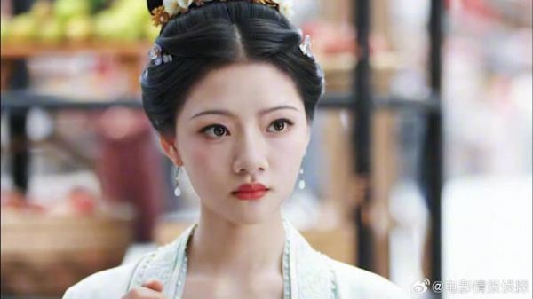 少年预备科考却无身份，少女：“族谱无名？我帮你”
